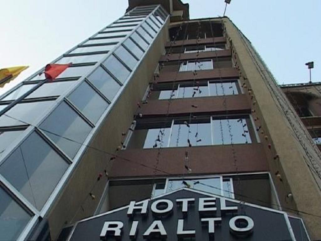 Hotel Rialto Guwahati Bagian luar foto